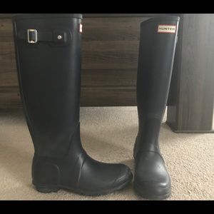 Hunter rain boots Size 8.